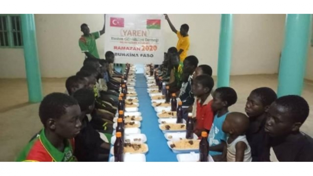  Afrika’da iftar sofralarımız kurulmaya başladı. 