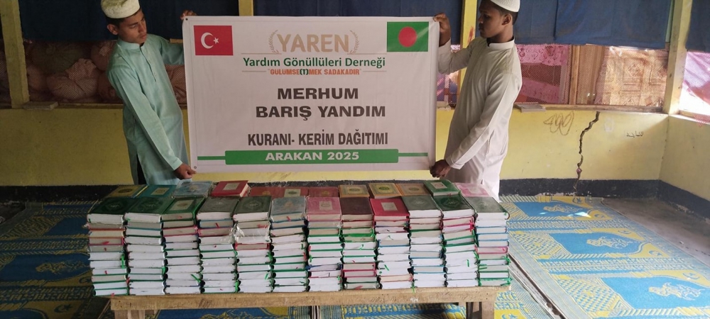 ARAKAN; Kur'an-ı Kerim dağıtımı...