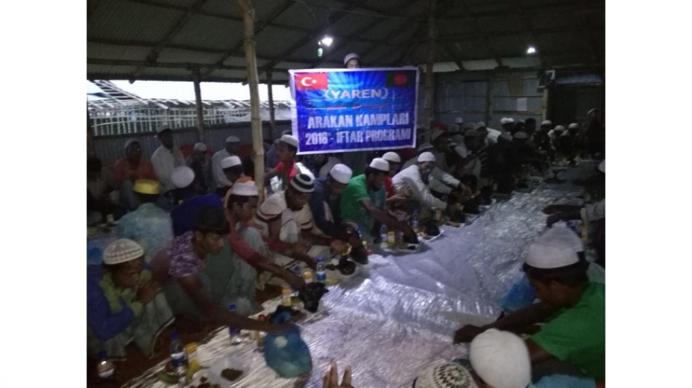 Mazlum Arakan Halkına, Sizlerin Destekleri ve Yardımları ile İftar Yemeği İkram Edildi